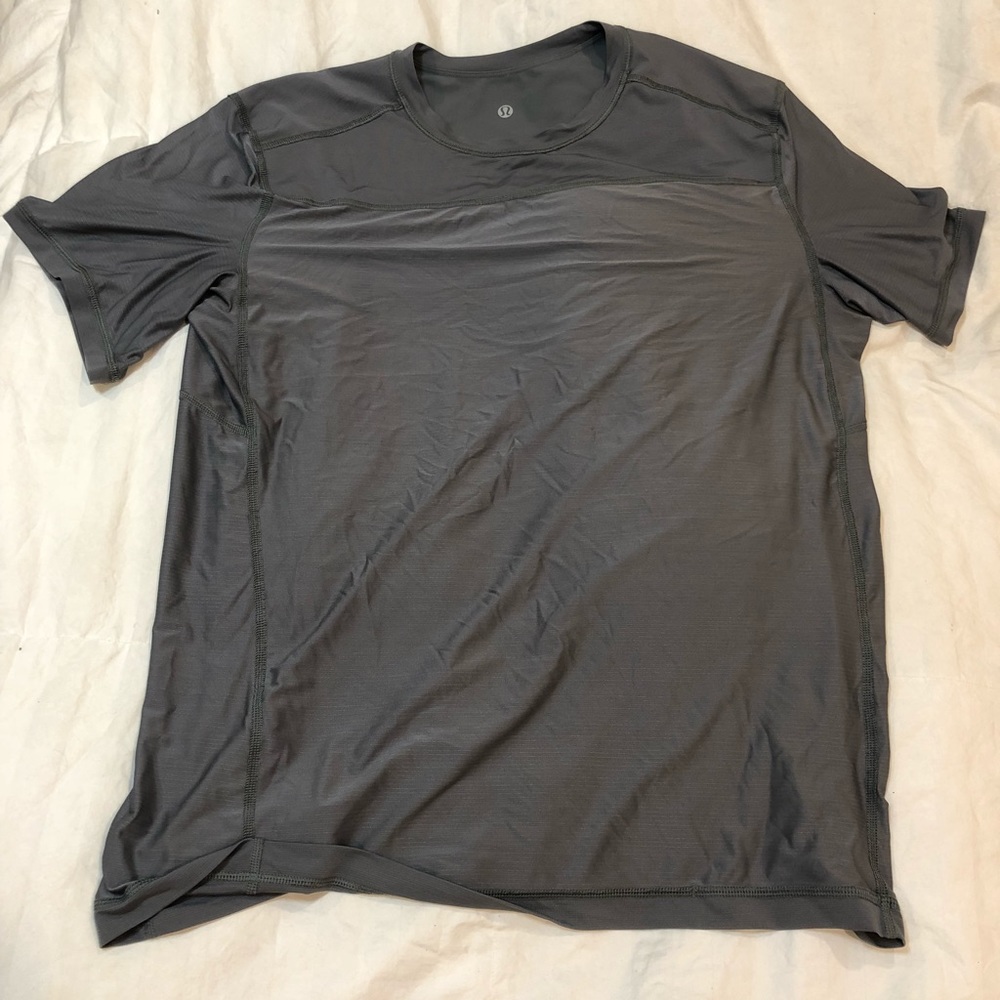 Lulu Lemon T-Shirt / Performance wicking material